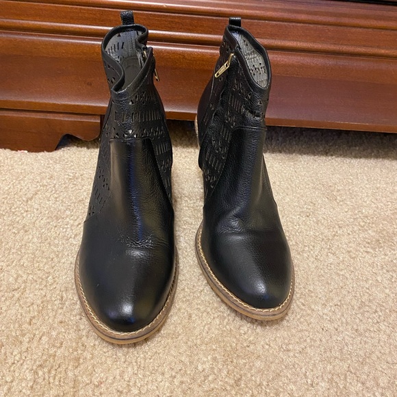 Leather ankle boots with heel - Picture 2 of 2
